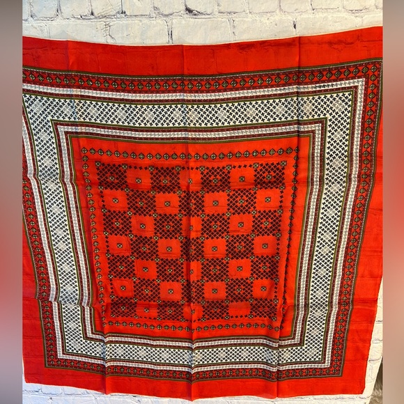 VINTAGE ALL SILK HAND ROLLED MADE IN JAPAN WOMENS SQUARE SCARF MULTI COLOR - Picture 1 of 8